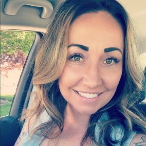 Meet your Posher, Brittnie